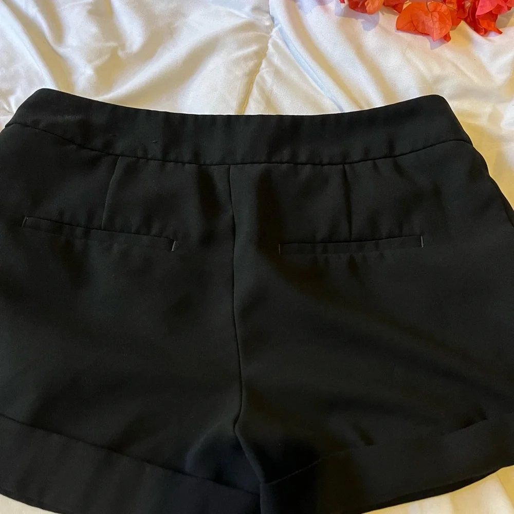 Express Black Cuffed Shorts size 0 - Picture 3 of 5